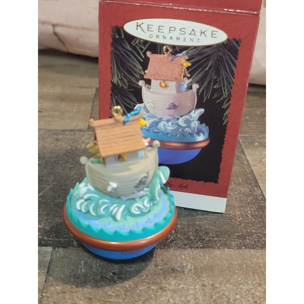 Hallmark 1986 Jolly Wolly Ark‎ ornament Xmas decor